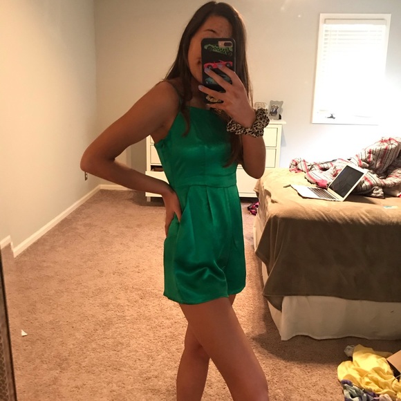 Green romper - Picture 2 of 2